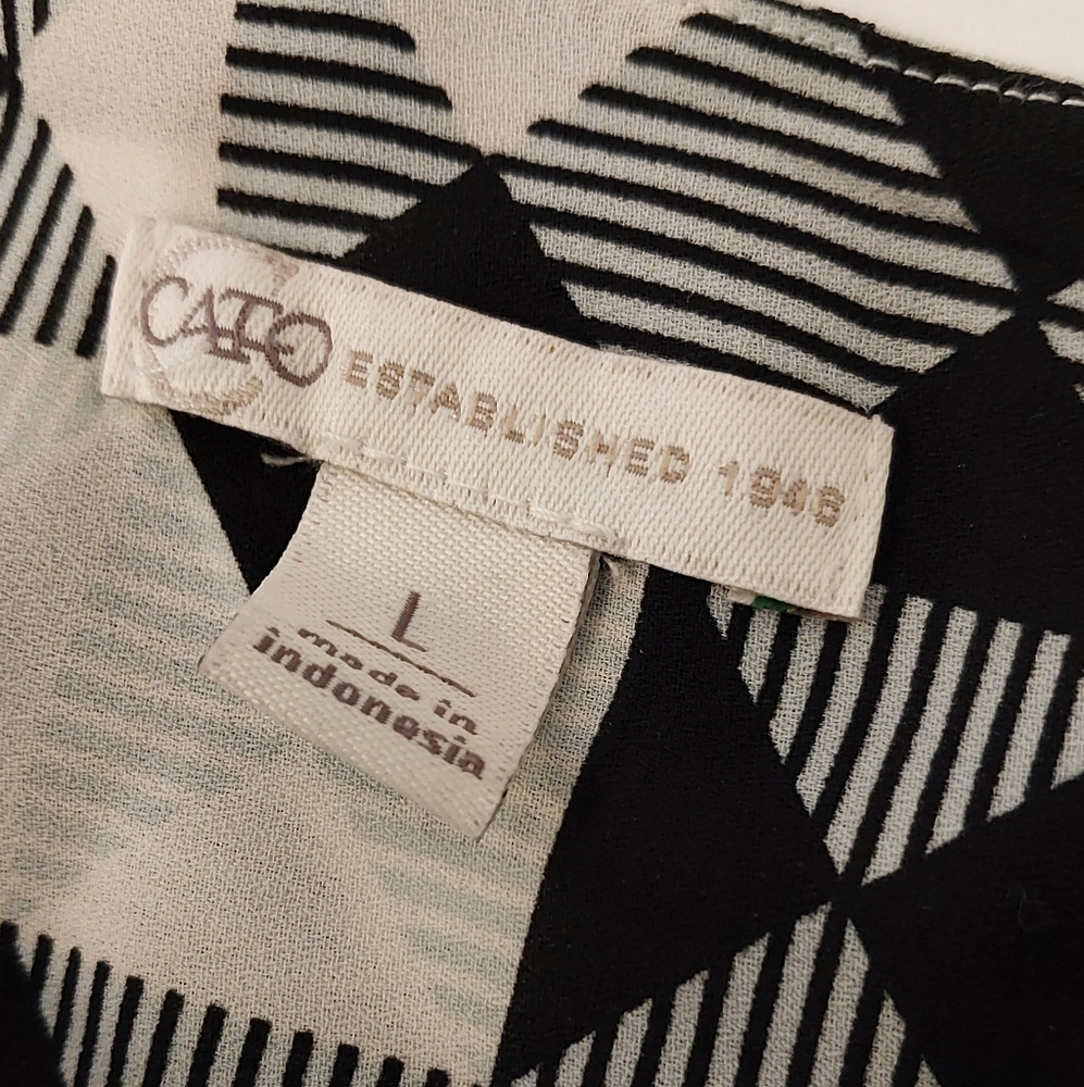 Cato Geometric Blouse Size L - Picture 3 of 10